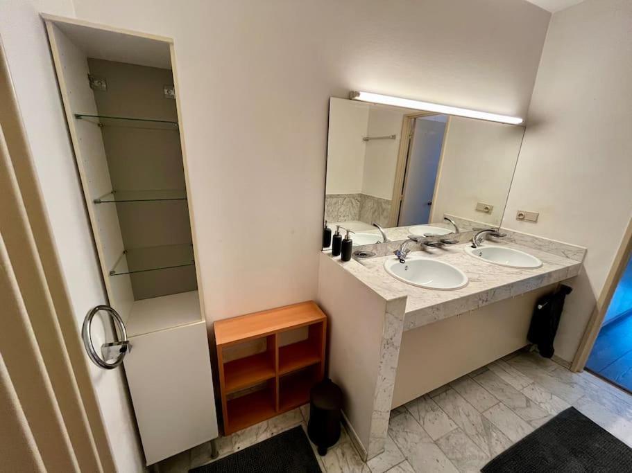Big Apartment With Parking In Antwerp Luaran gambar