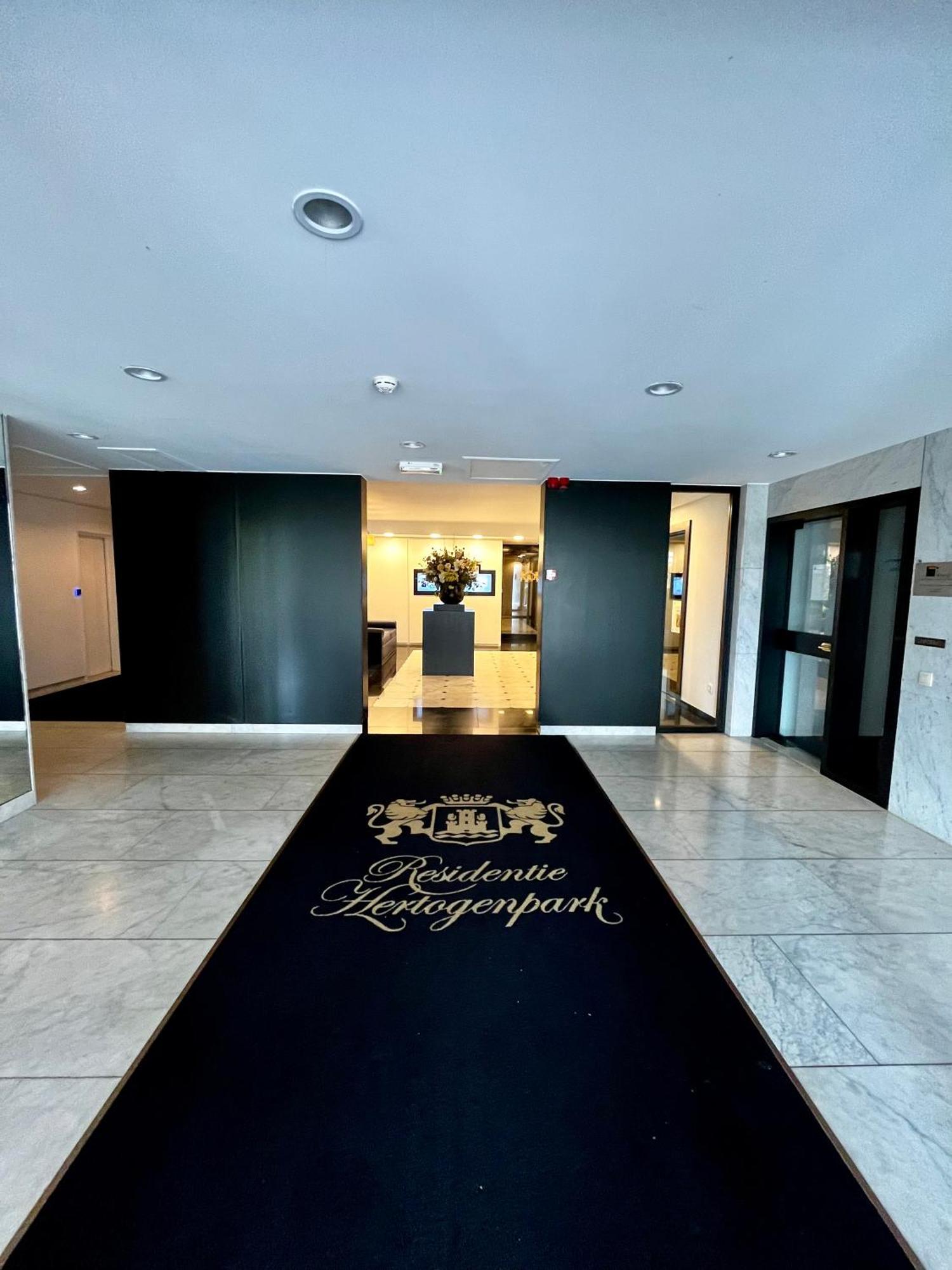 Big Apartment With Parking In Antwerp Luaran gambar