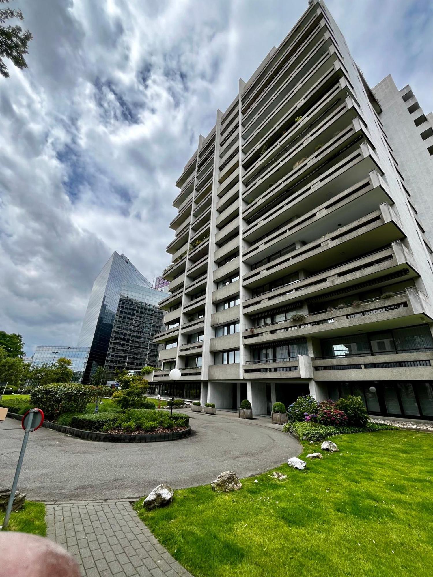 Big Apartment With Parking In Antwerp Luaran gambar